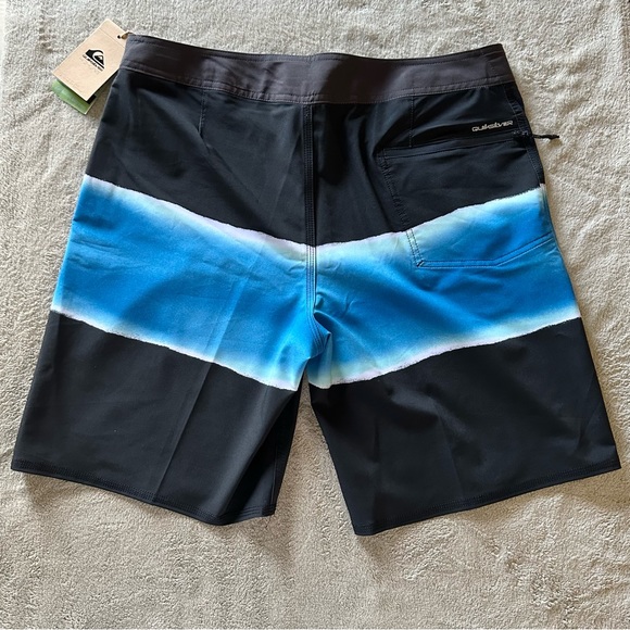Quicksilver Men’s Boardshorts Surf Silk New Wave 19 Black & Blue - 32 Waist - Picture 5 of 9